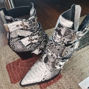 Jeffrey Campbell Caceres Snake Print Size 6